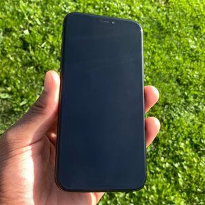 iPhone XR Black 64 GB Unlocked